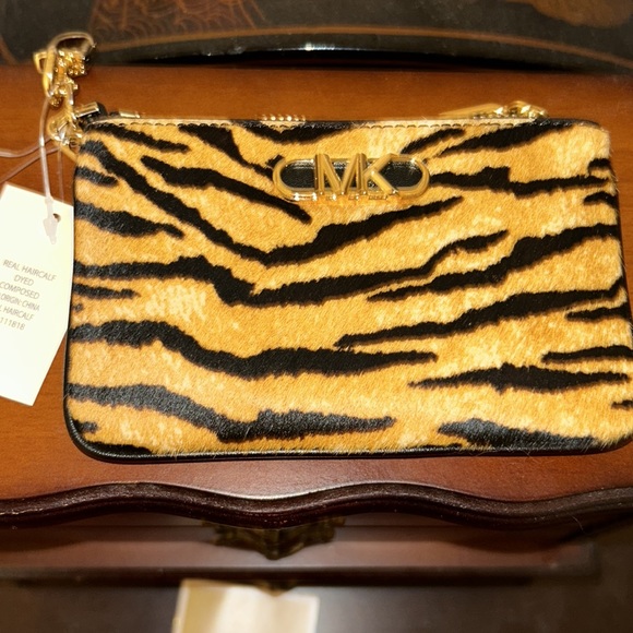 Michael Kors Parker key card holder - Picture 9 of 12